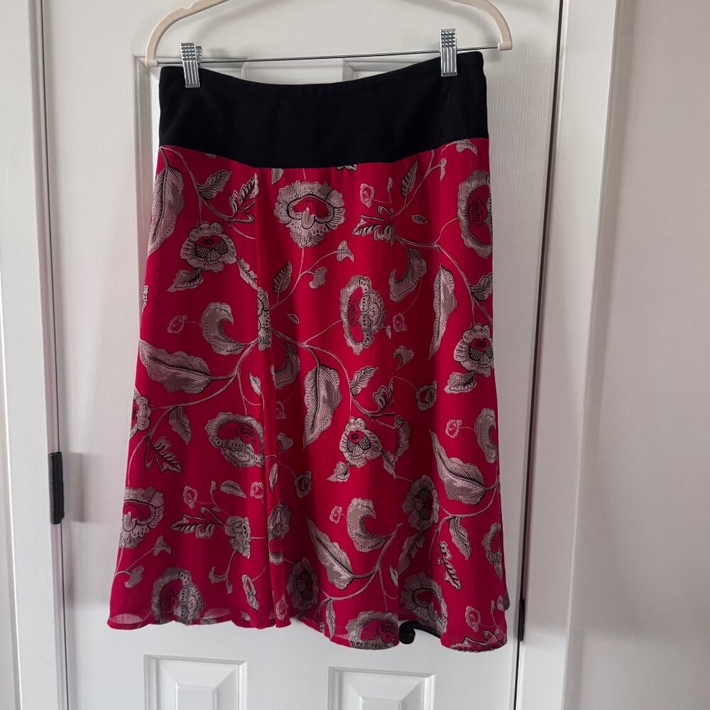 Jones Wear Red and Brown Paisley Print Skirt Black Waistband Size M Medium